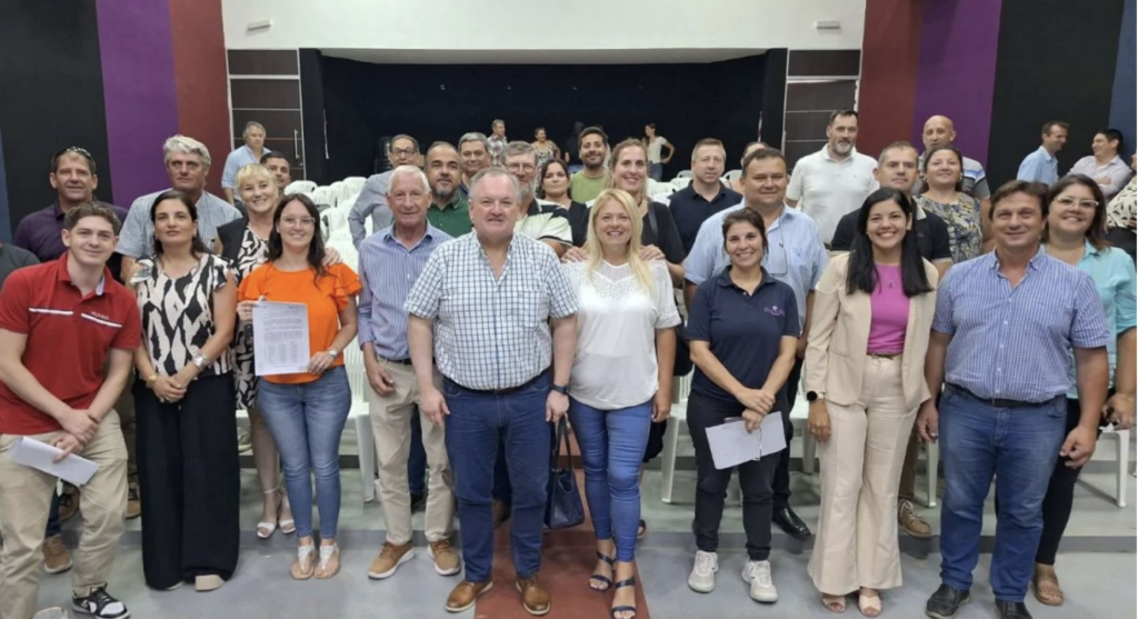 EL SENADOR FELIPE MICHLIG ENTREGÓ EN SAN GUILLERMO APORTES GUBERNAMENTALES A INSTITUCIONES LOCALES Y DE LA REGIÓN